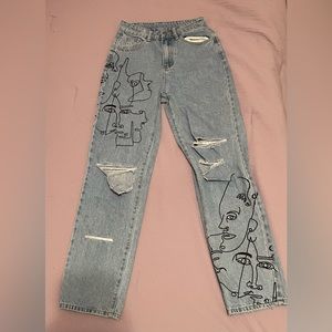 Super cute baggy jeans! The store is from Shien! Adorable for a night out!!